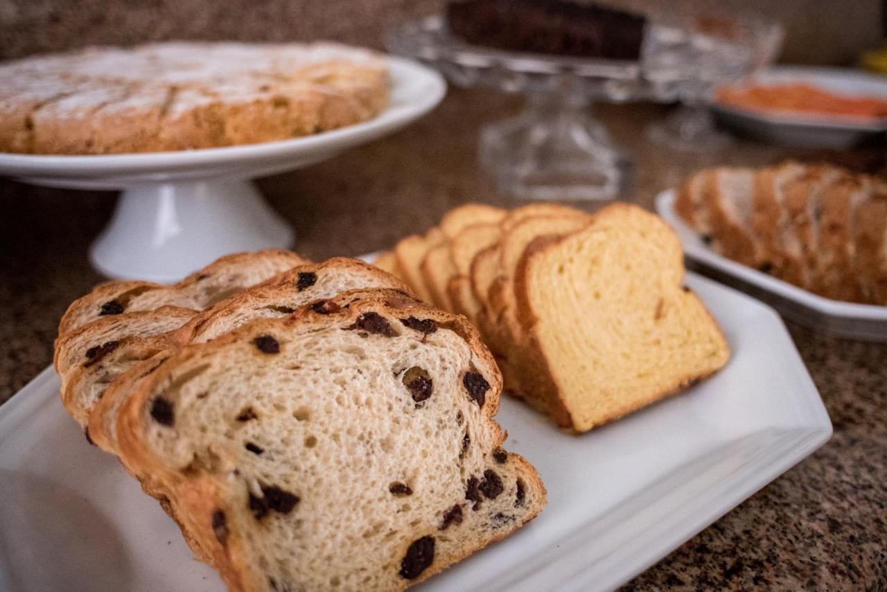Holambra Garden Hotel Eksteriør billede Chocolate bread