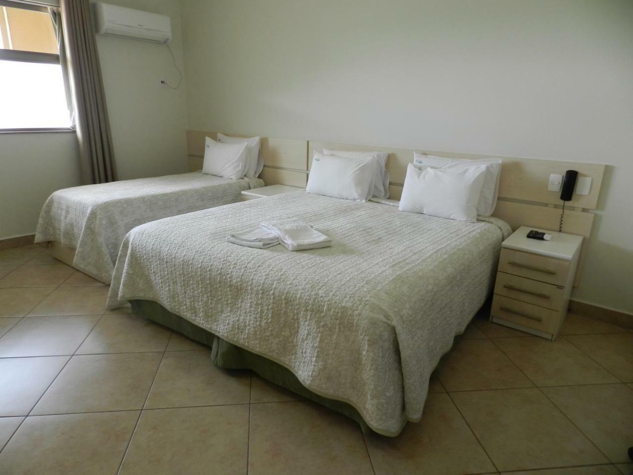 Holambra Garden Hotel Eksteriør billede A hotel room in Brazil